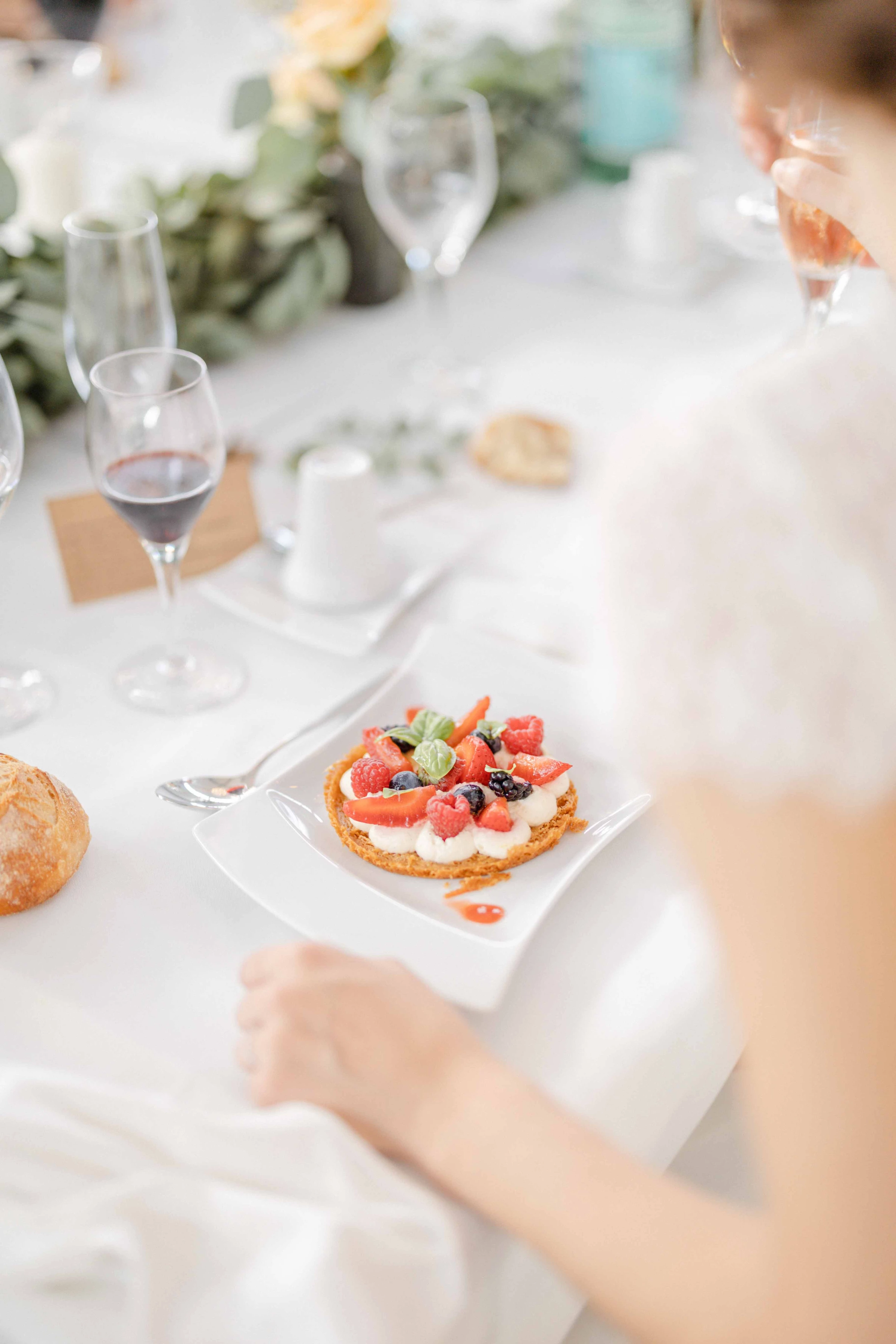 nourriture vaisselle fruit gâteau gris